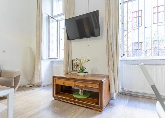 Chic Apartment- Suitable For Longstays Near Matzleinsforferplatz Bécs