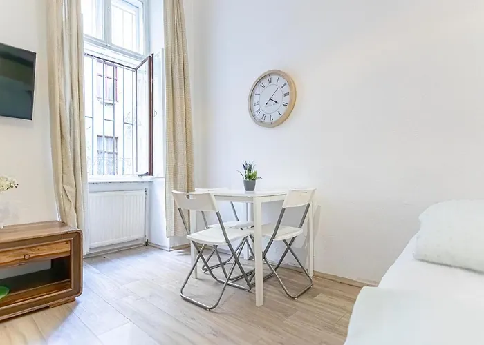 Chic Apartment- Suitable For Longstays Near Matzleinsforferplatz *