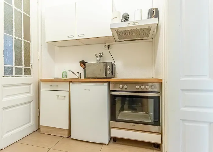 Chic Apartment- Suitable For Longstays Near Matzleinsforferplatz Bécs