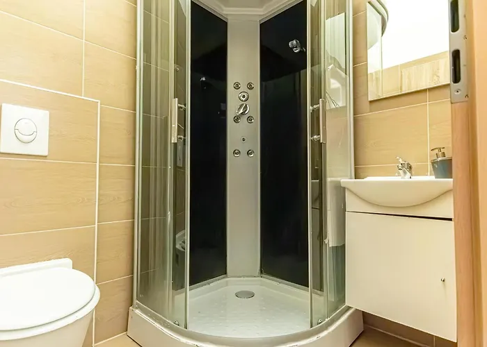 Chic Apartment- Suitable For Longstays Near Matzleinsforferplatz