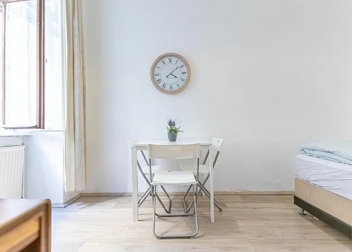 Apartman Chic Apartment- Suitable For Longstays Near Matzleinsforferplatz